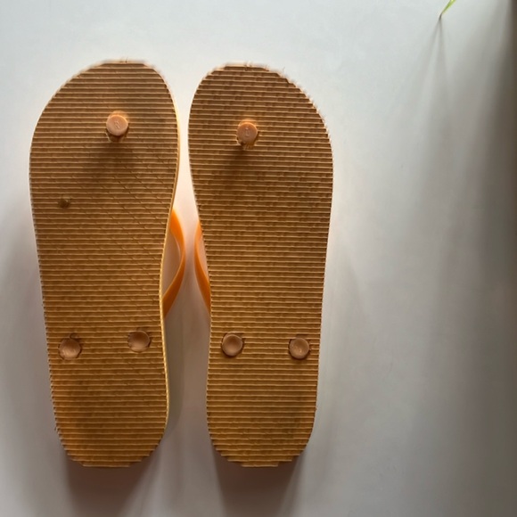 Forever 21 Flipflops orange creamsicle size Large NEW - Picture 2 of 2